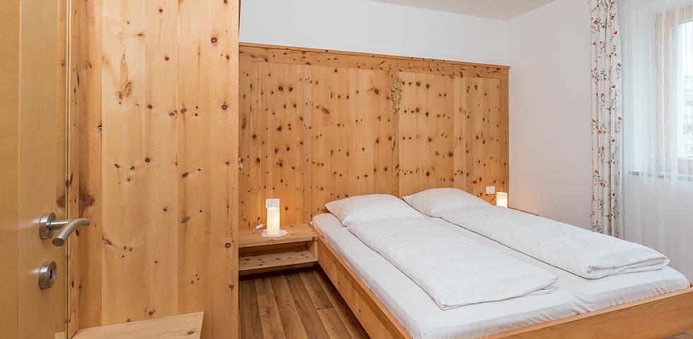 Appartamento 2 - Camera doppia in legno di cirmolo