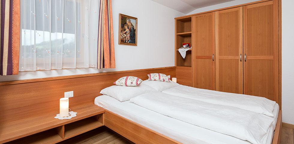 Apartment 5 - Double bedroom 1